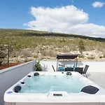 Stars Hill With Heating Pool And Jacuzzi - Makarska *