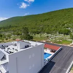 Stars Hill With Heating Pool And Jacuzzi - Makarska