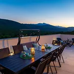 Stars Hill With Heating Pool And Jacuzzi - Makarska Villa *